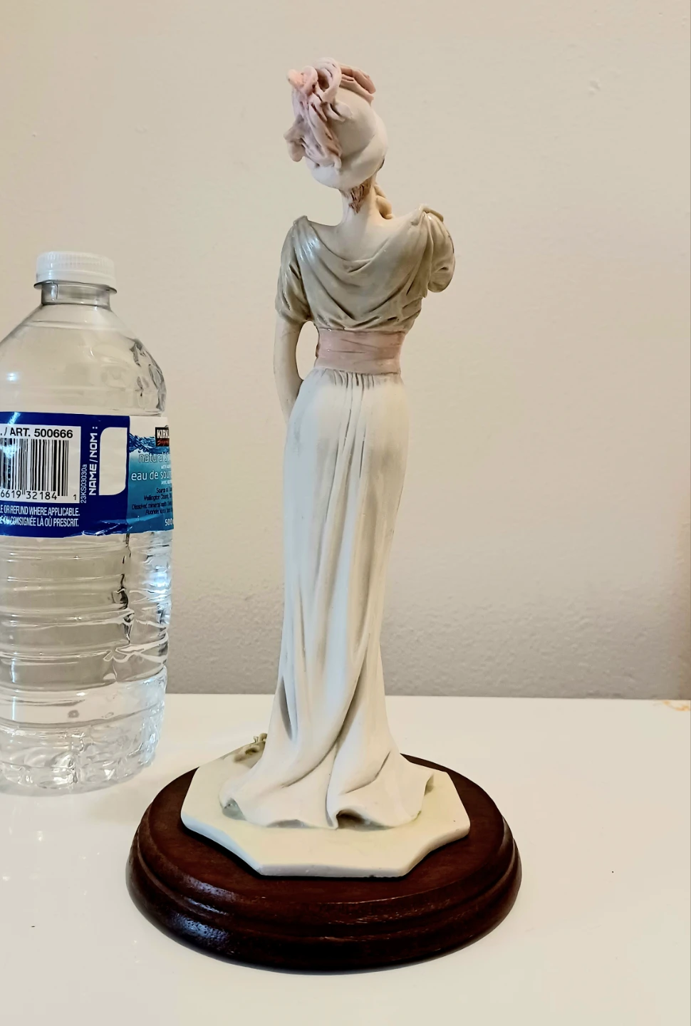Vtg. Capodimonte Style Lady Figurine - photo 4