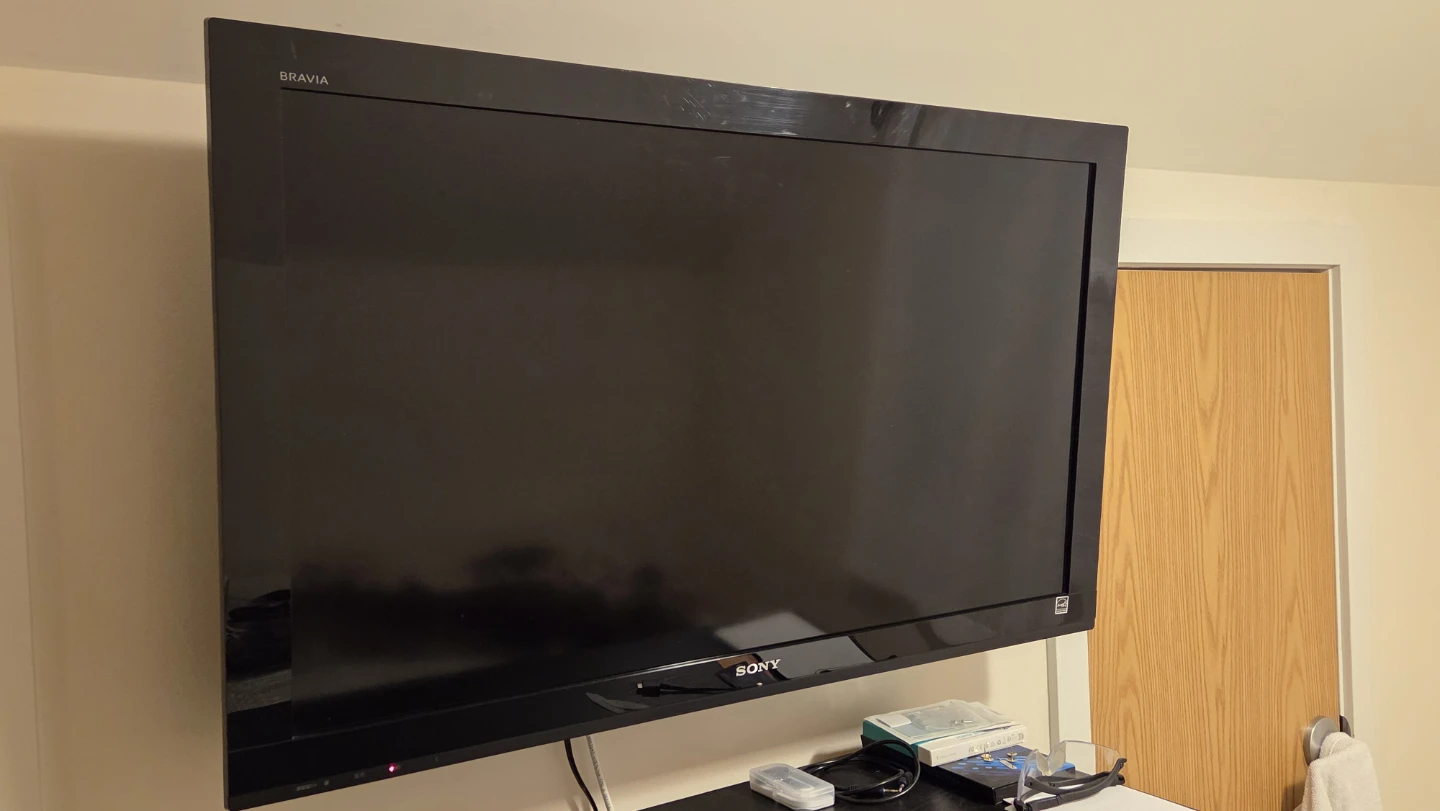 Sony BRAVIA LCD TV with Wall Mount