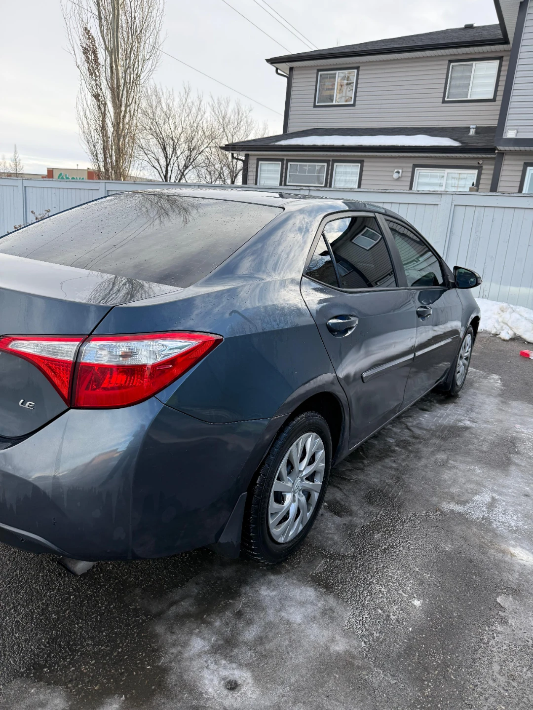 2015 Toyota Corolla LE - 250140 - photo 2