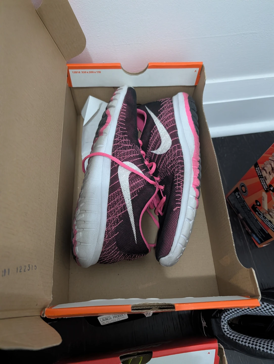 Nike Runners- size 7Y