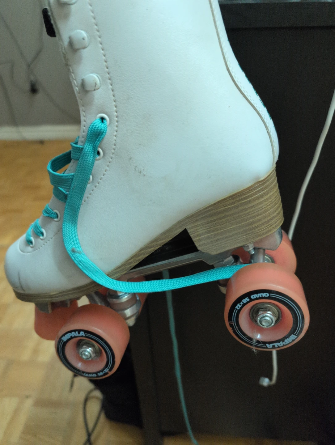 Impala Rollerskates - White, Size 8