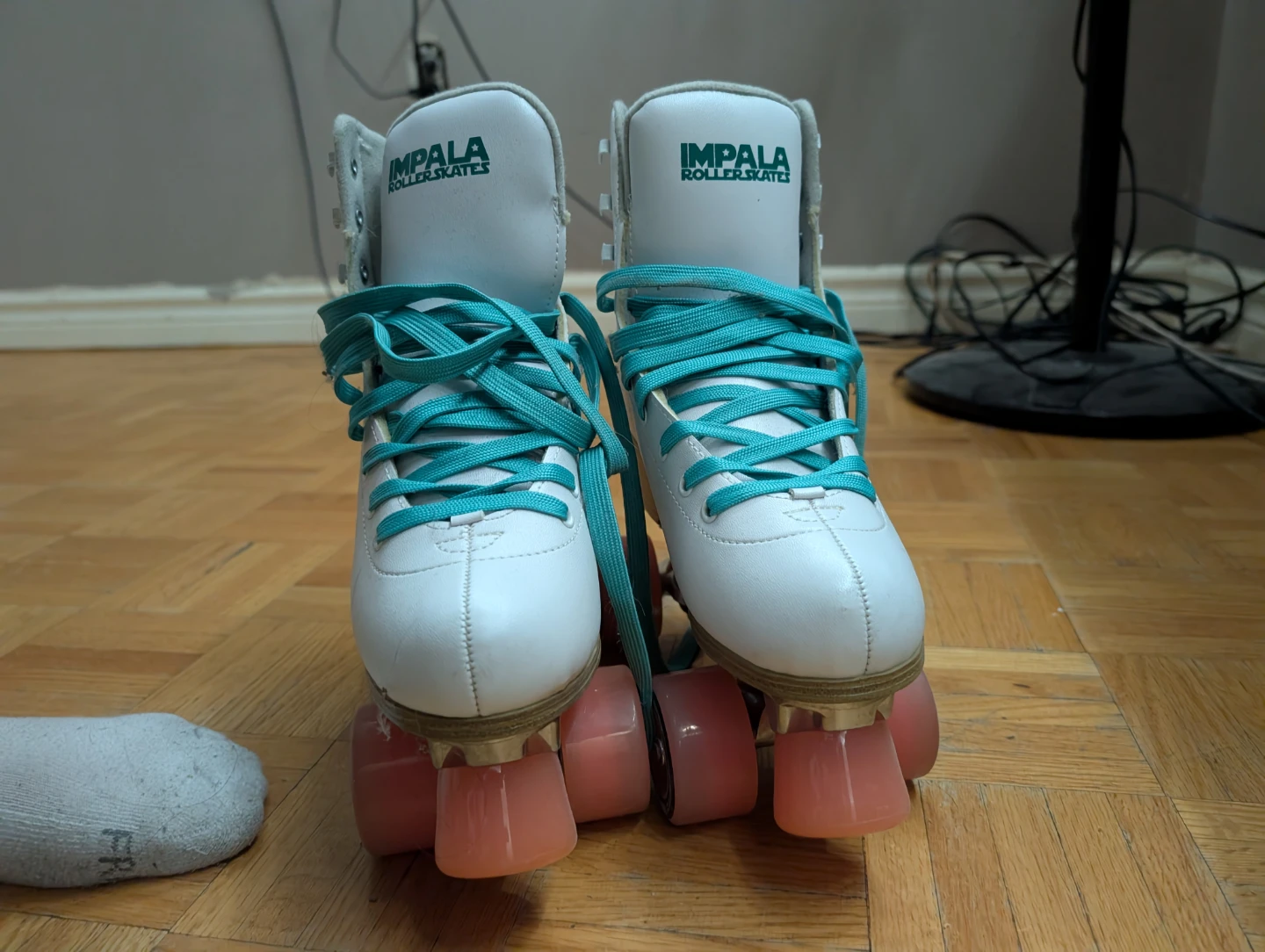 Impala Rollerskates - White, Size 8 - photo 5