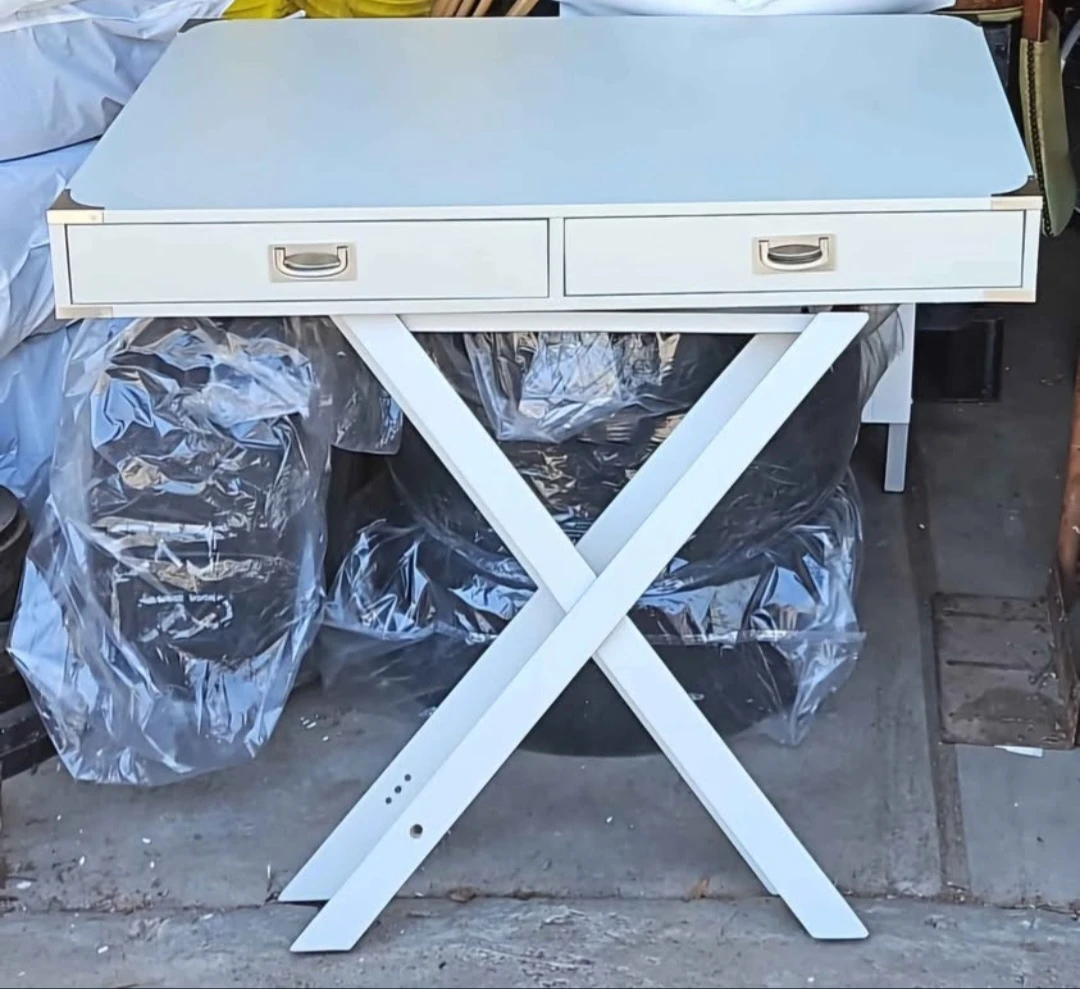 White Desk with X-Frame Base 🥕