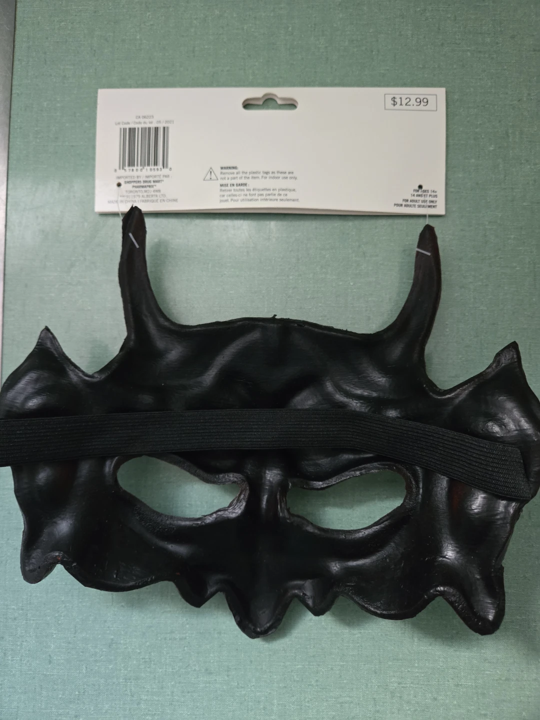 2 Halloween Masks Plus 1 Pastel Make-up Kit - photo 3