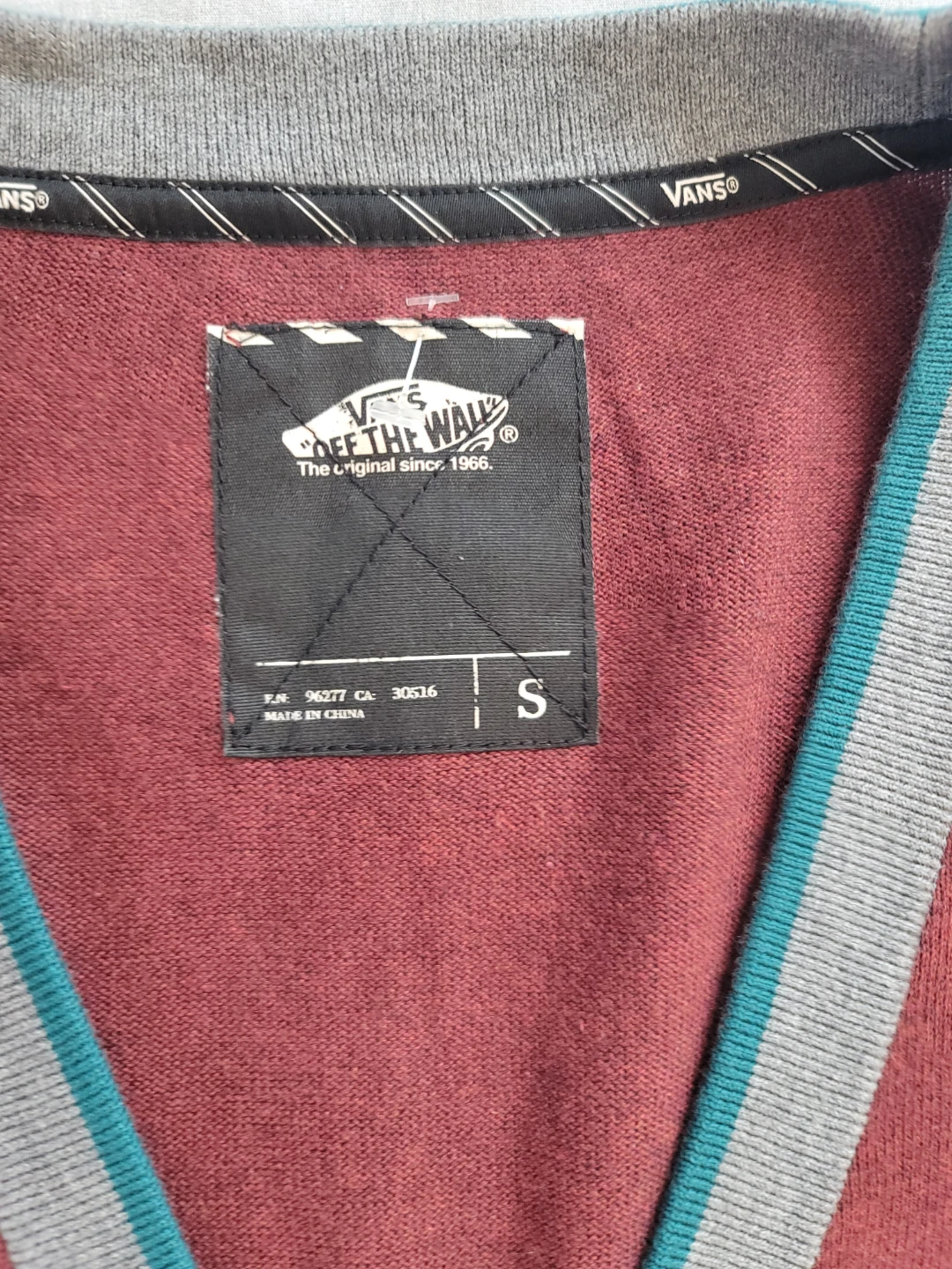 Vans Burgundy Mens 100% Cotton Cardigan Skater Sz Sm Button NWOT - photo 2