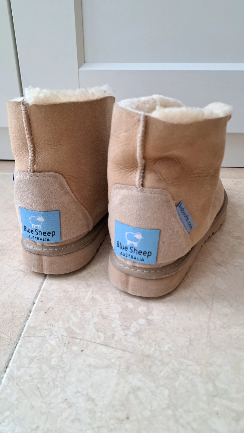 Blue Sheep Australian slippers