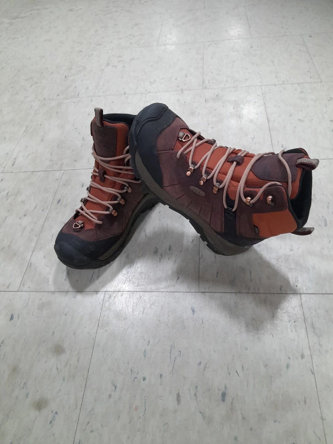 KEEN Waterproof All Season Boots  Men's- Size 7.5 - photo 3
