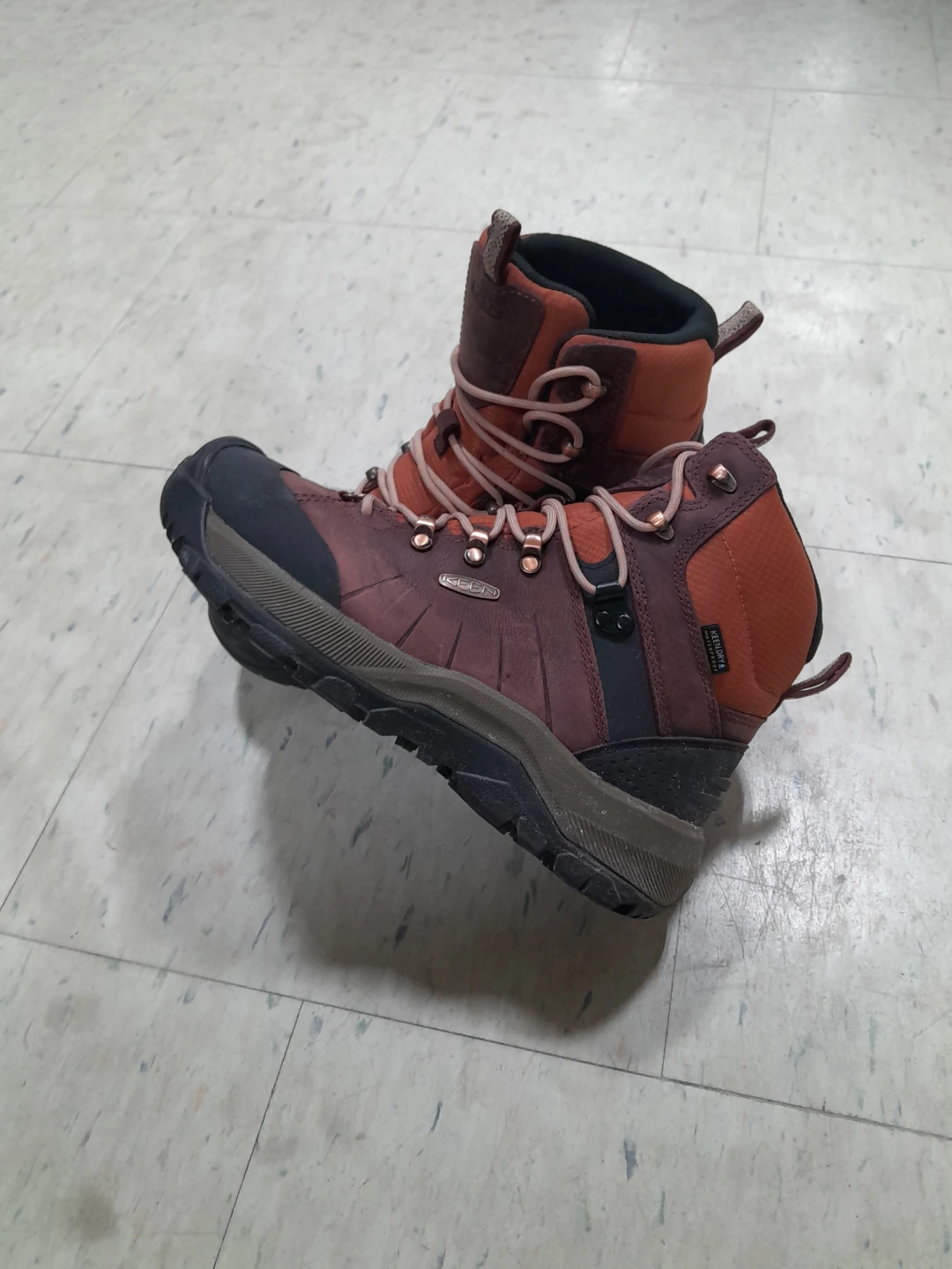 KEEN Waterproof All Season Boots  Men's- Size 7.5 - photo 4