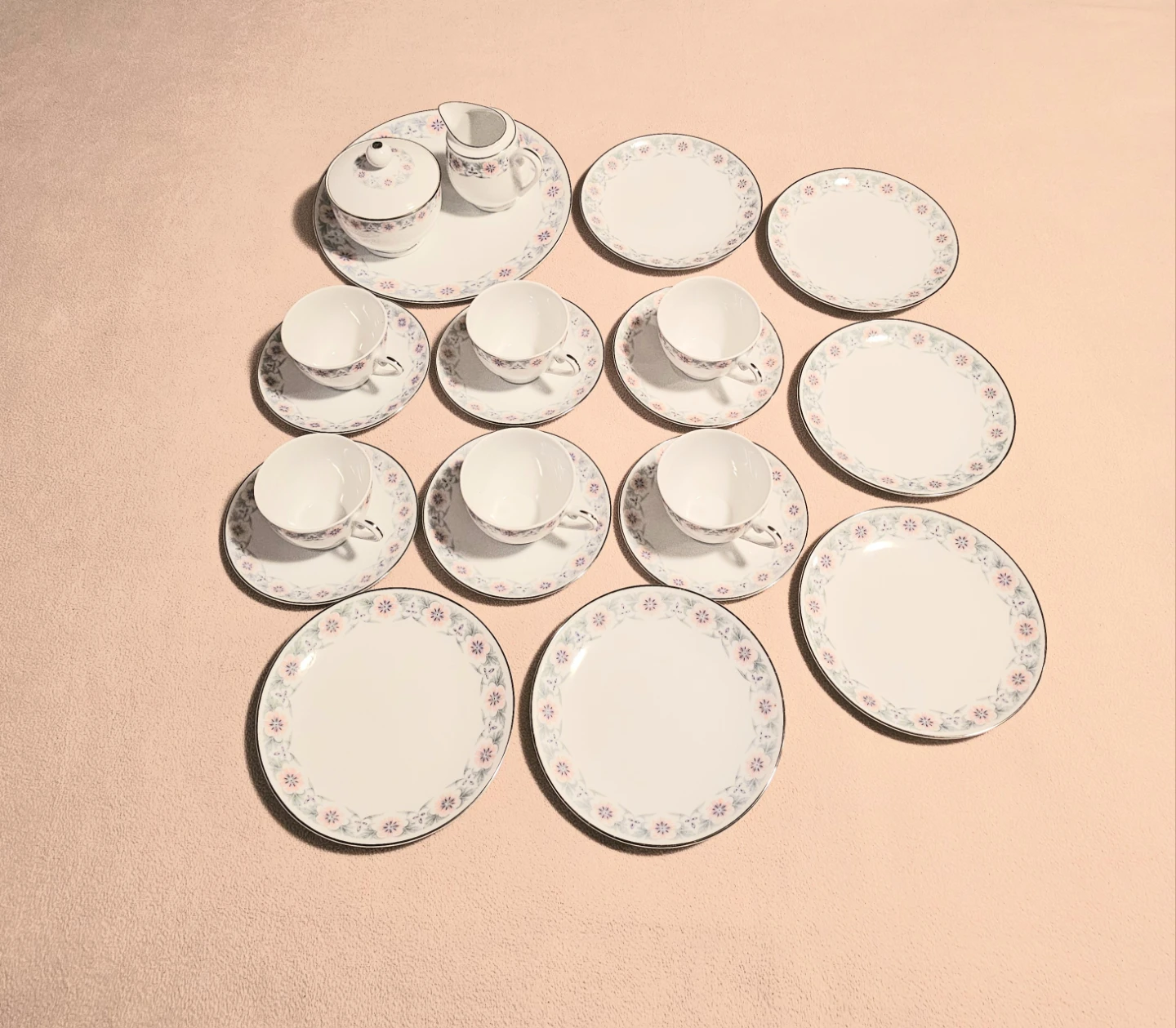 Underglaze Vintage China 22-piece Set $15