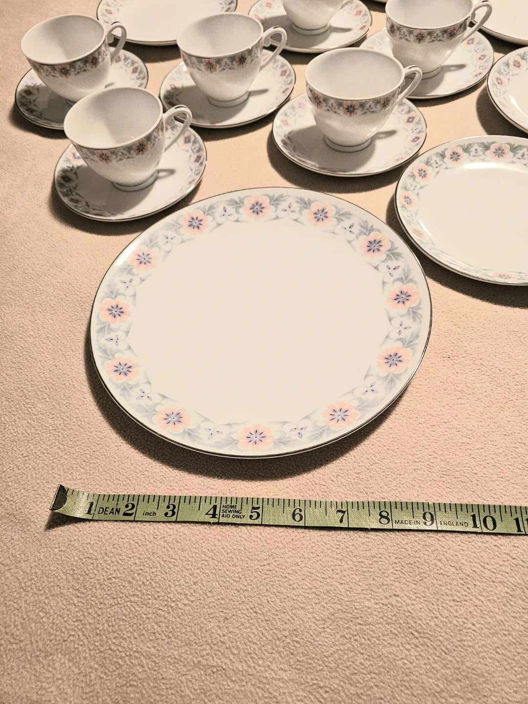 Underglaze Vintage China 22-piece Set $15 - photo 5