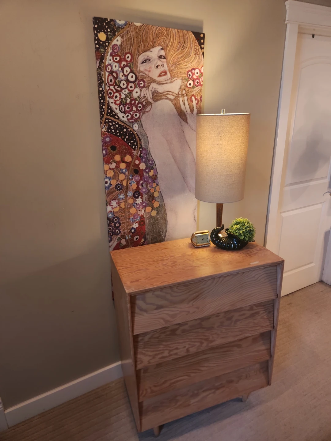 JAZZY SOLID WOOD MCM 4 DRAWER DRESSER