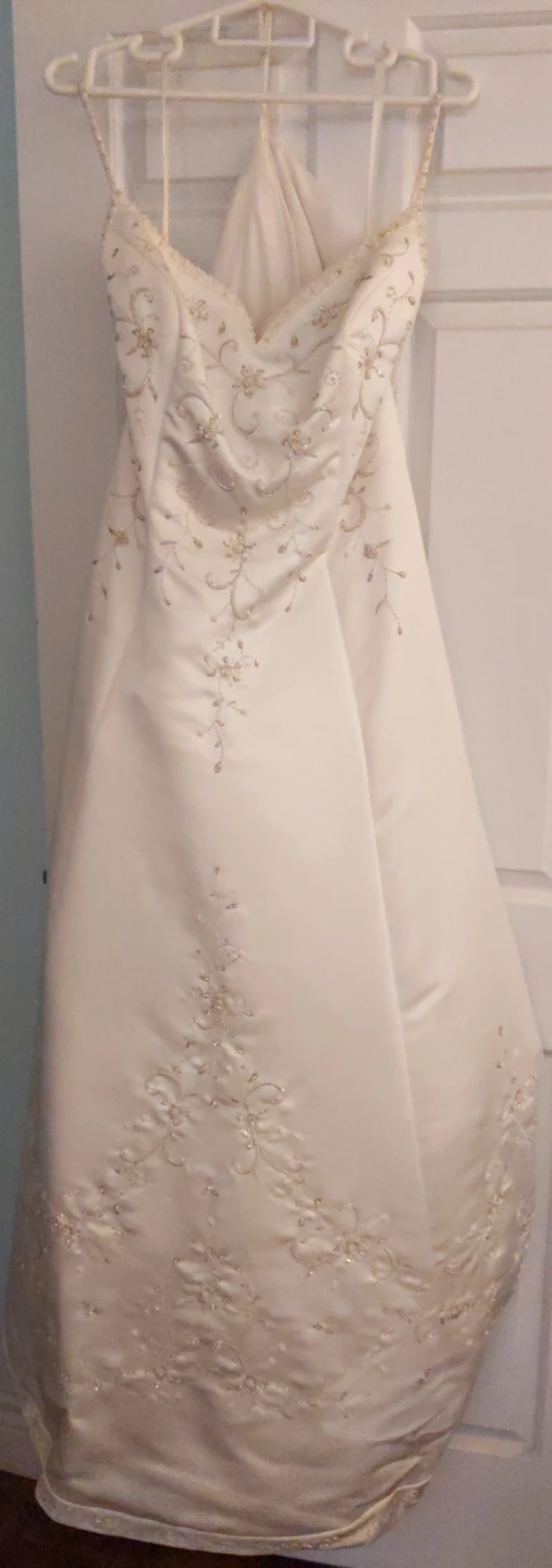 Wedding Dress - Embellished - photo 2