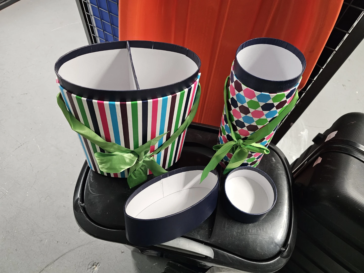 Set of 2 LCBO Decorative Gift Boxes - photo 2
