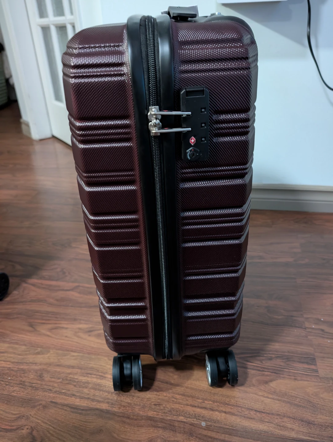 Samsonite Rhapsody 360 Spinner Carry-On Luggage - red - photo 3
