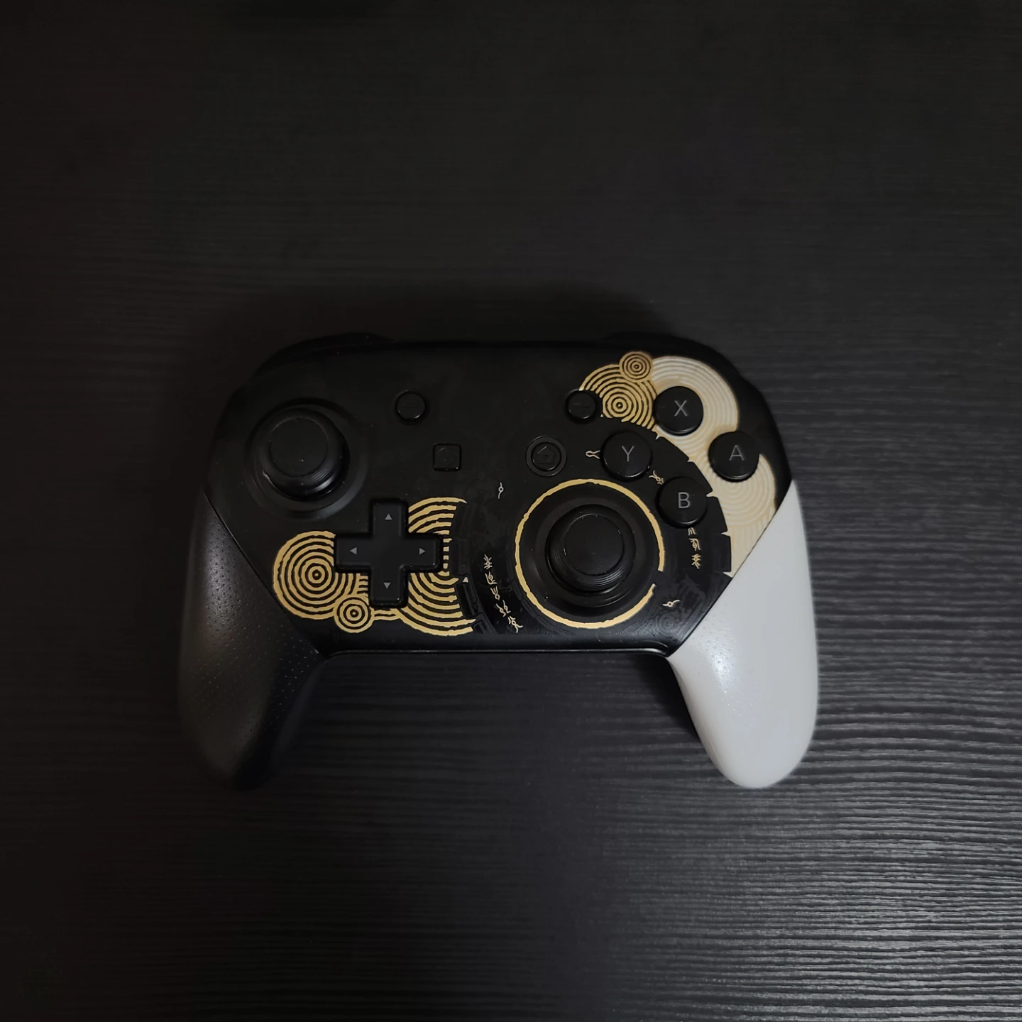 Nintendo Switch Pro Controller - Tears of the Kingdom Edition