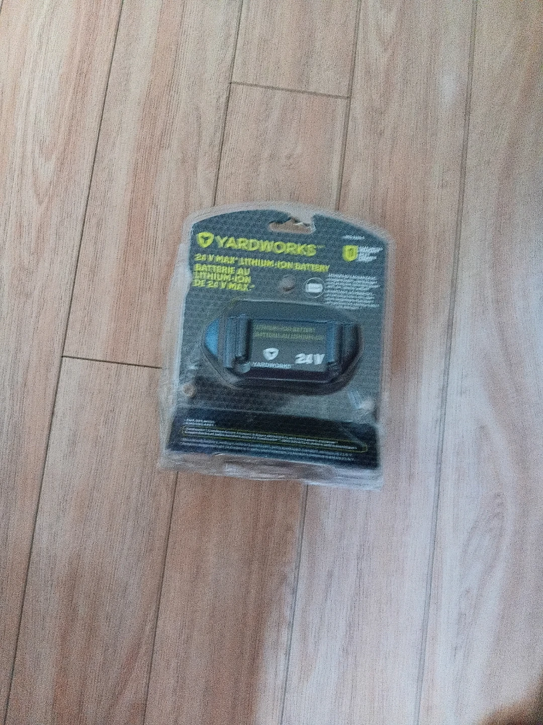 Yardworks 24V Lithium-Ion Battery - photo 2