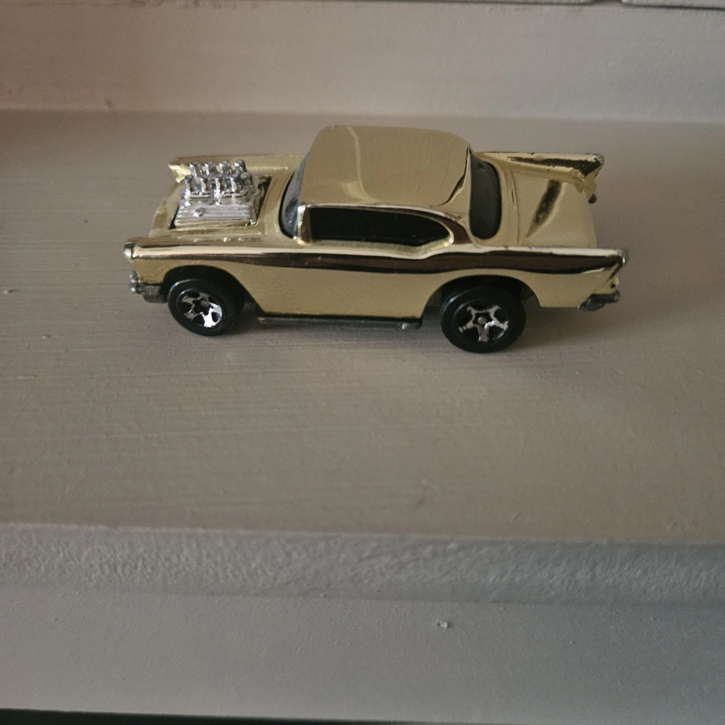 Hot Wheels 1957 Chevy Gold