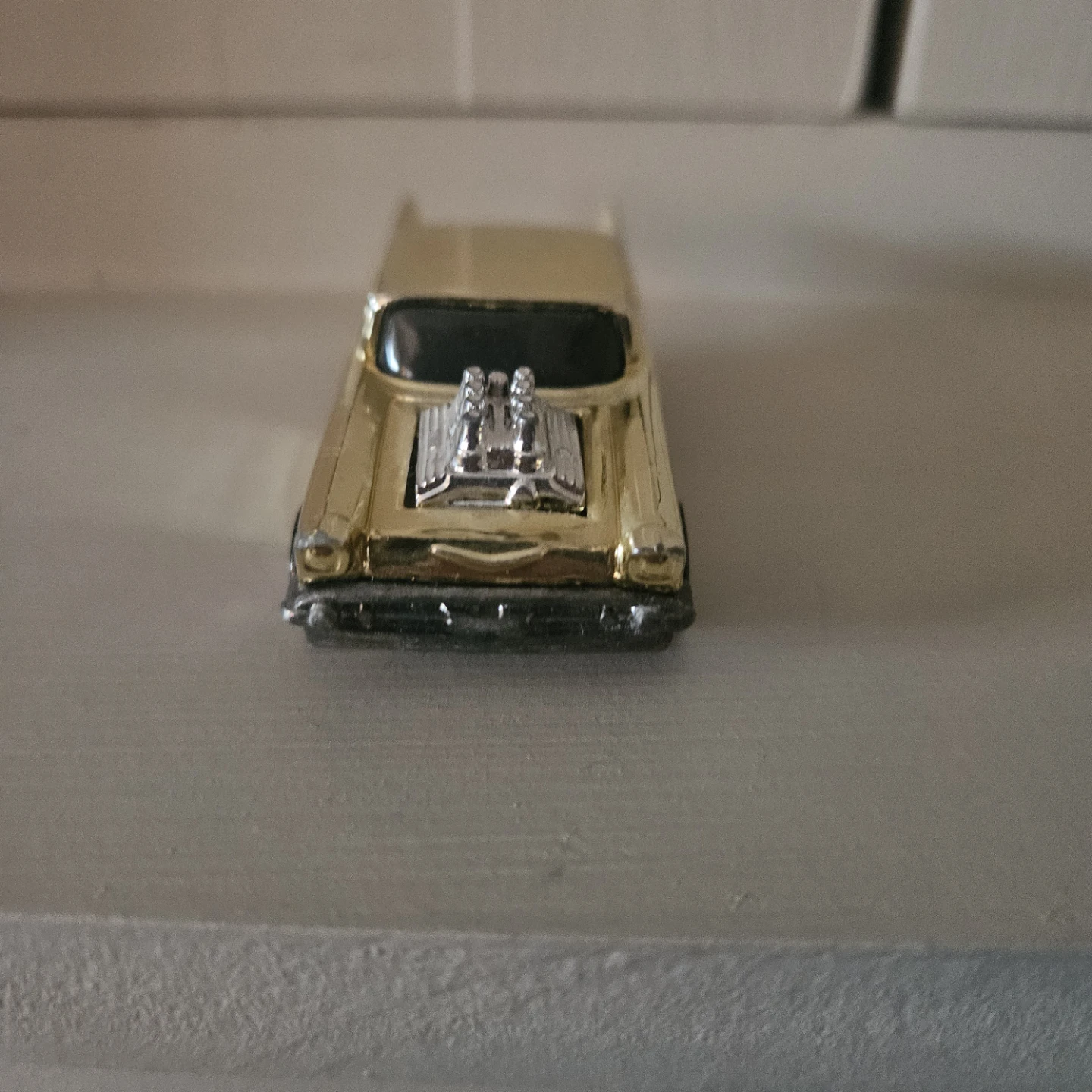 Hot Wheels 1957 Chevy Gold - photo 2