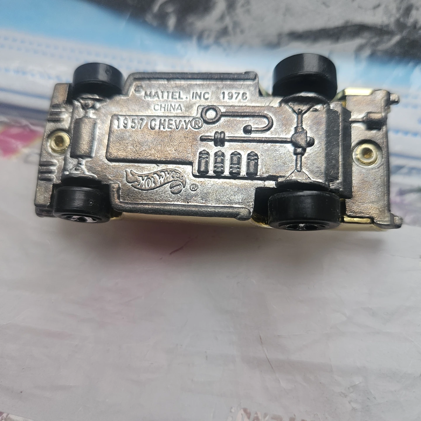 Hot Wheels 1957 Chevy Gold - photo 5
