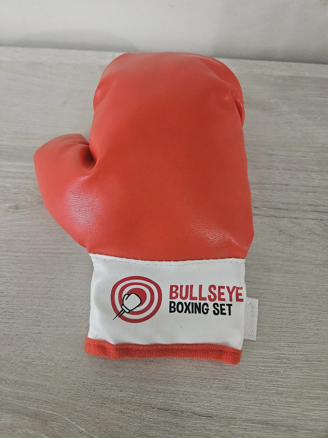 Bullseye Boxing  Glove - Red (1)