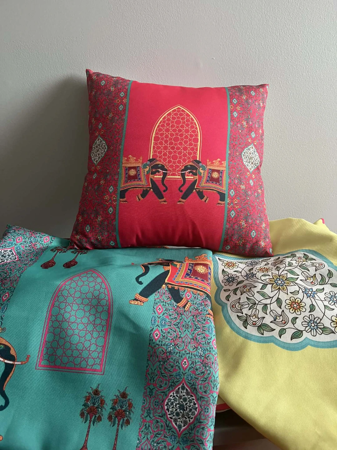Pillow with covers - photo 3