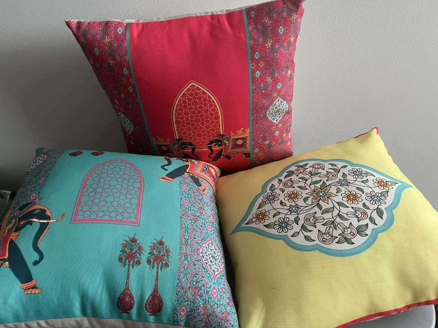 Pillow with covers - photo 4