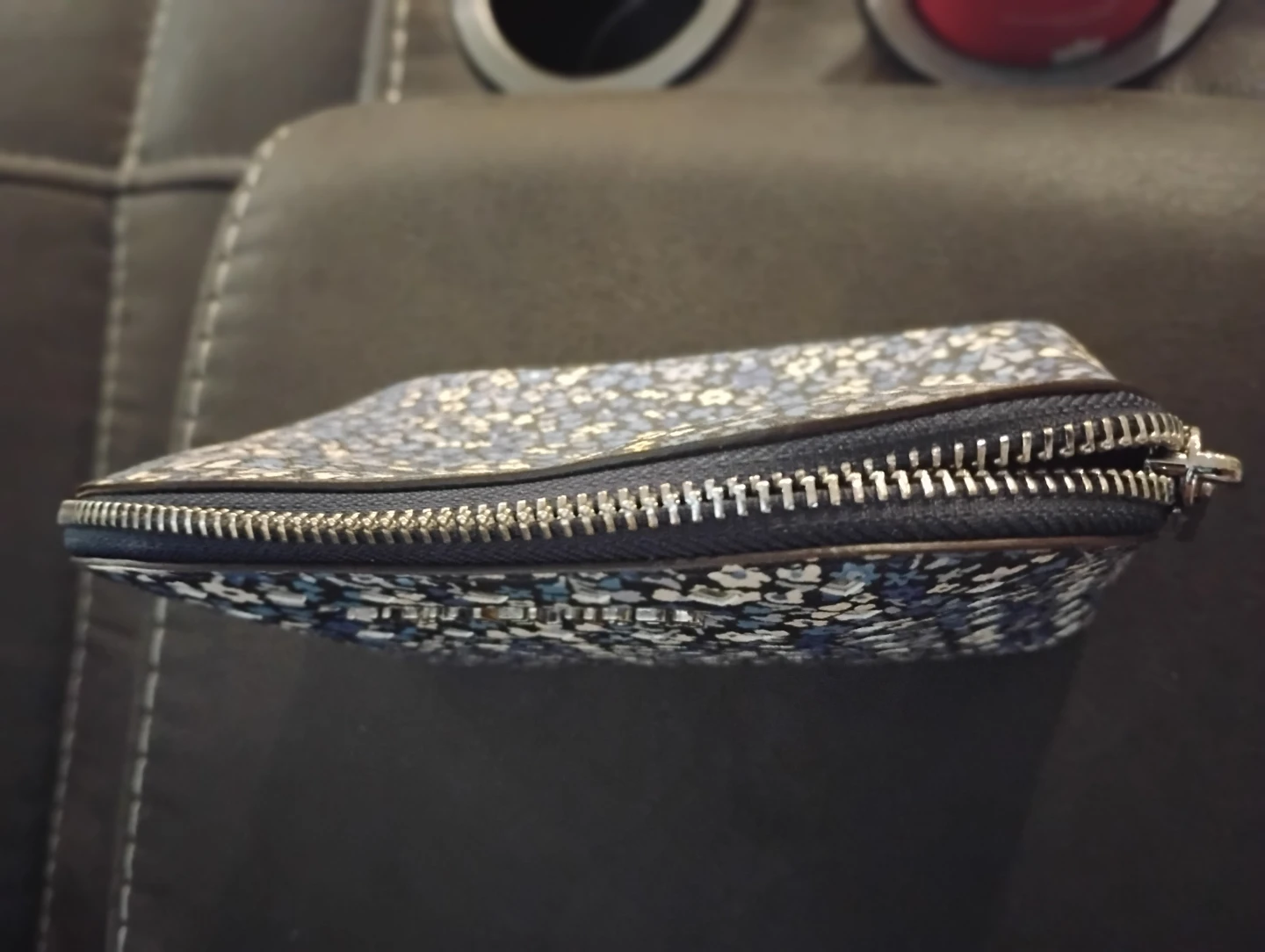 Michael Kors Floral Dome Cosmetic travel pouch 🥕 - photo 2