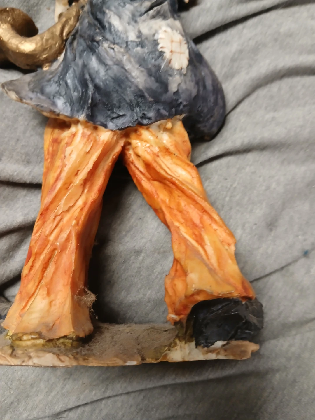 Clown Figurine Playing Saxophone - photo 3