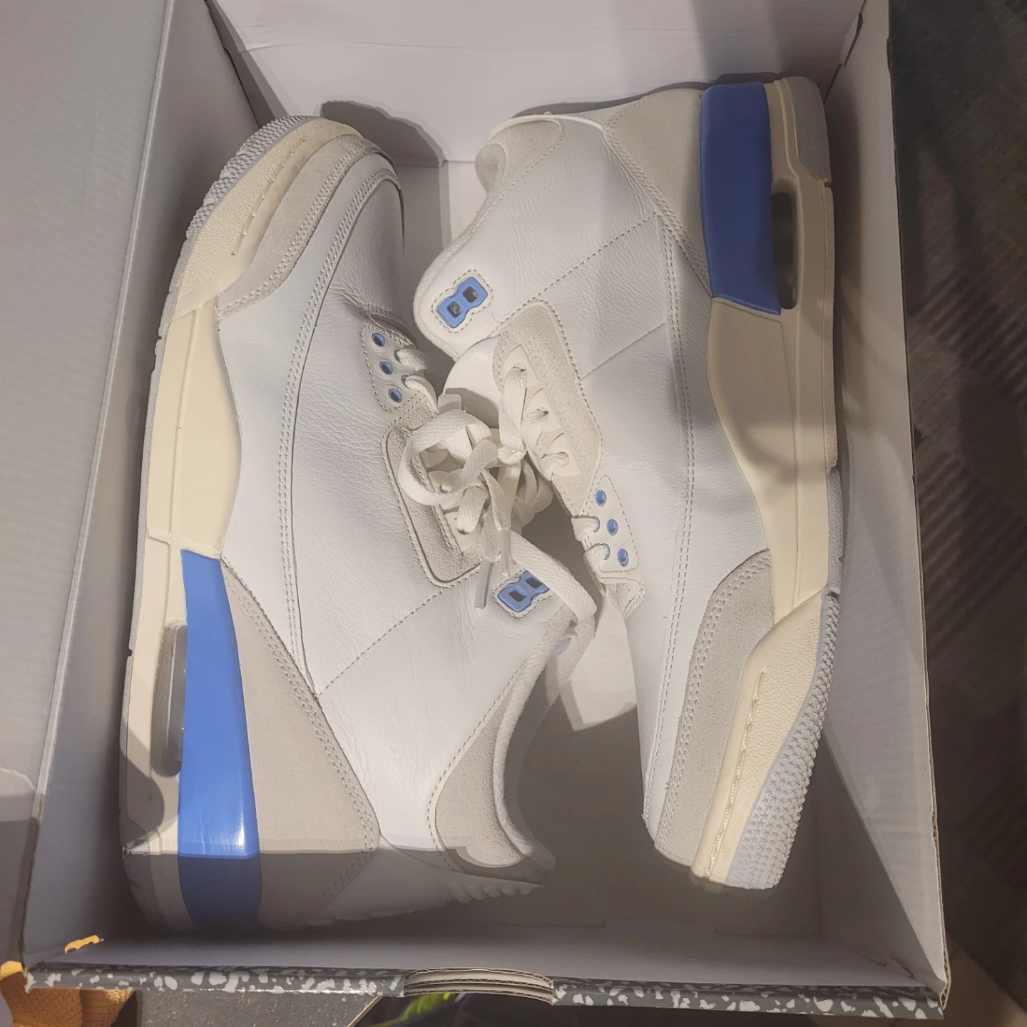 Air Jordan 3 Retro 'Lucky Shorts' Men's Shoes - photo 2