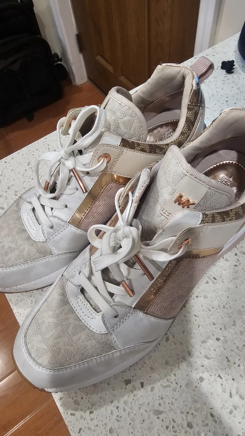 Michael Kors White/Rose Gold Sneakers 🥕