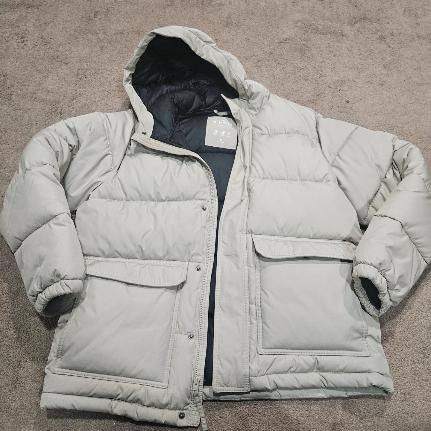 Hollister Ultimate Puffer Jacket XL Beige