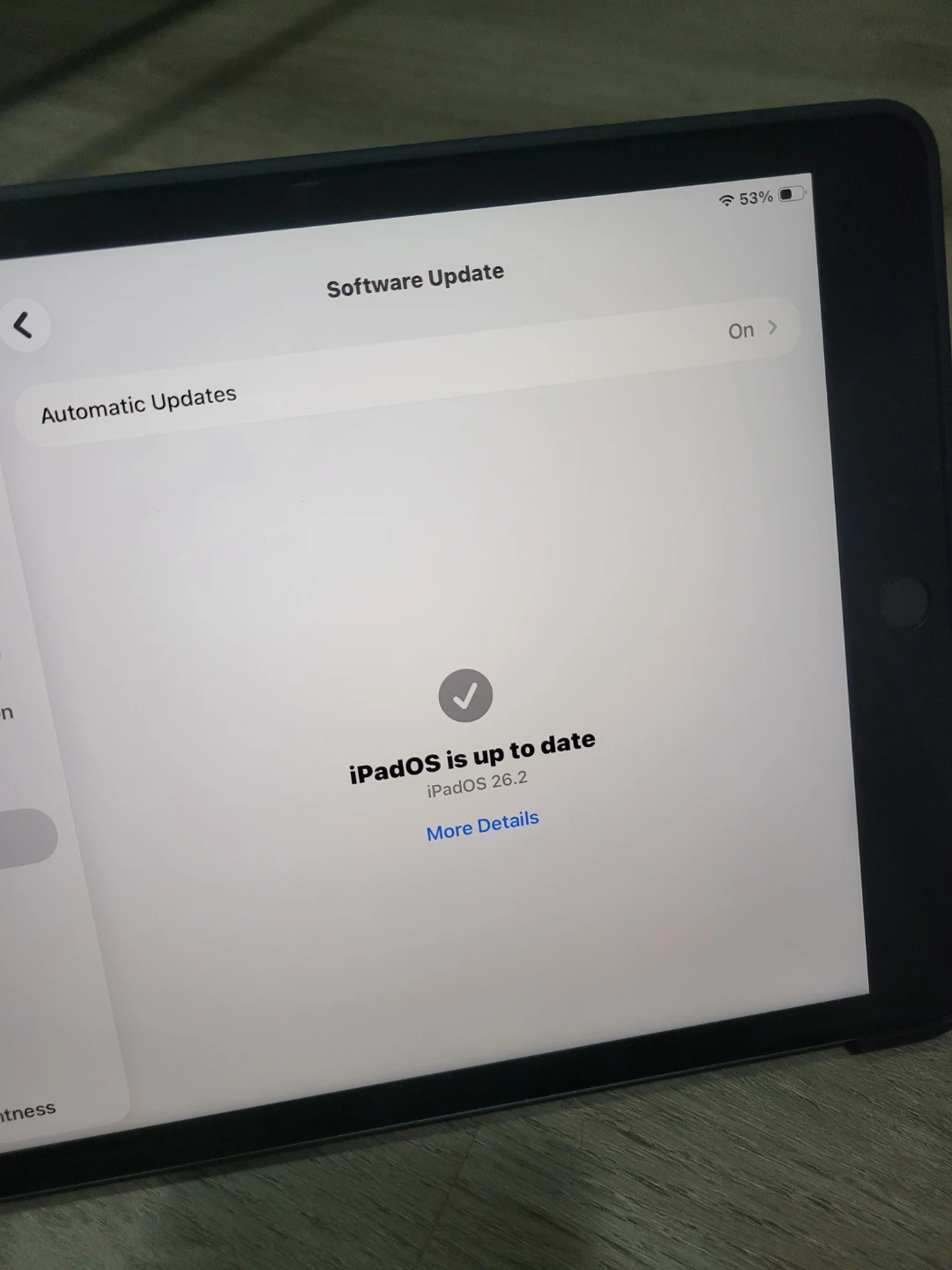 Apple iPad 8 No issues, latest iOS 26.2 with Case - photo 2