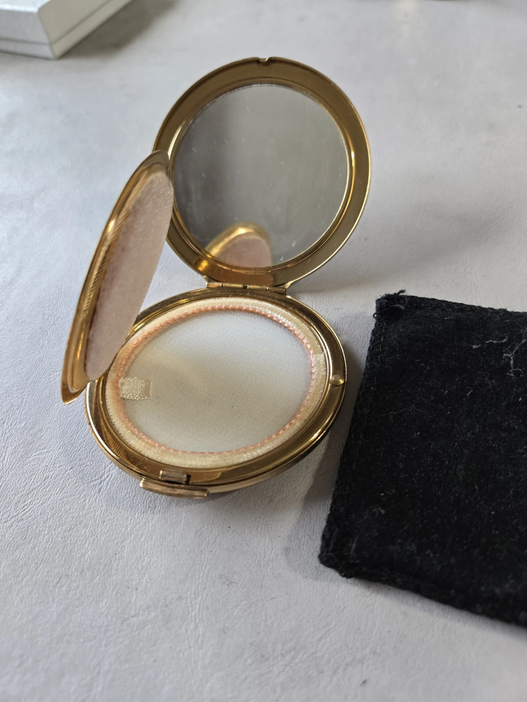 Vintage Stratton Powder Compact - photo 2