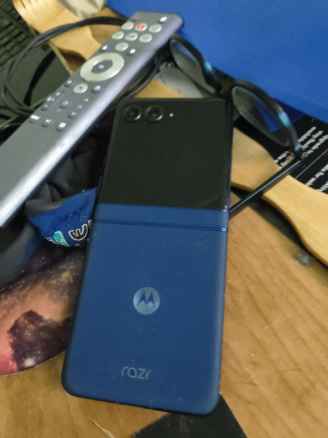 Motorola Razr Foldable Phone - Blue - photo 3