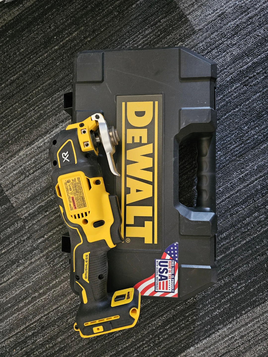 DeWalt 20V XR Oscillating Multi-Tool and drill - photo 4