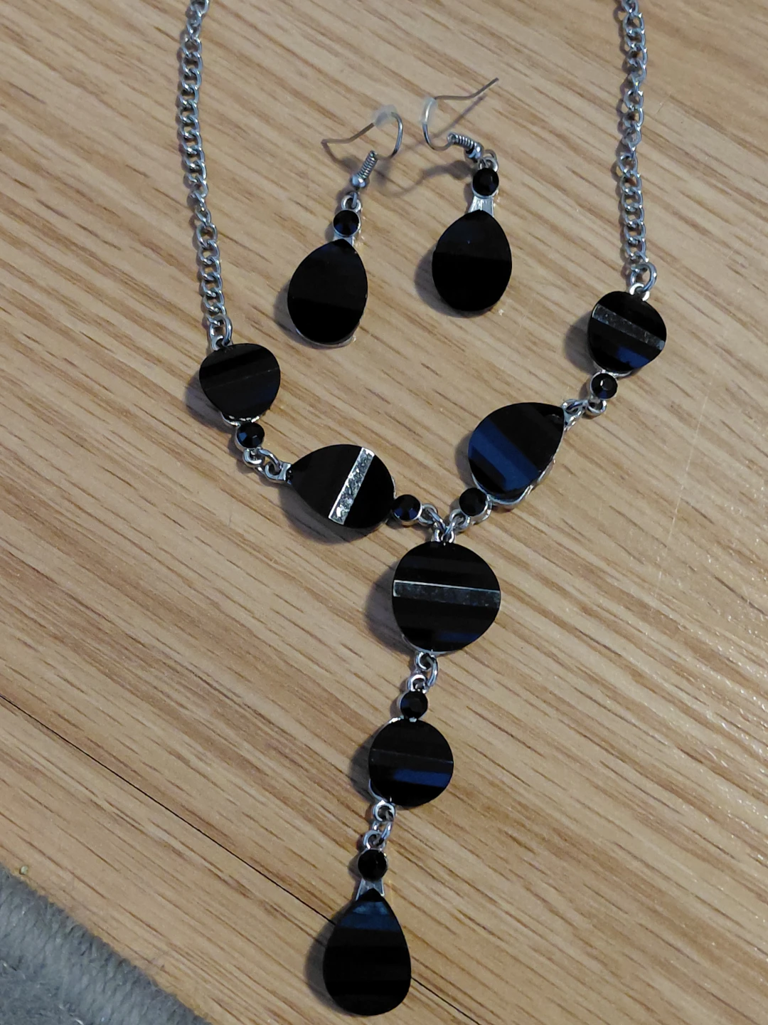 Black Necklace and Earring Set