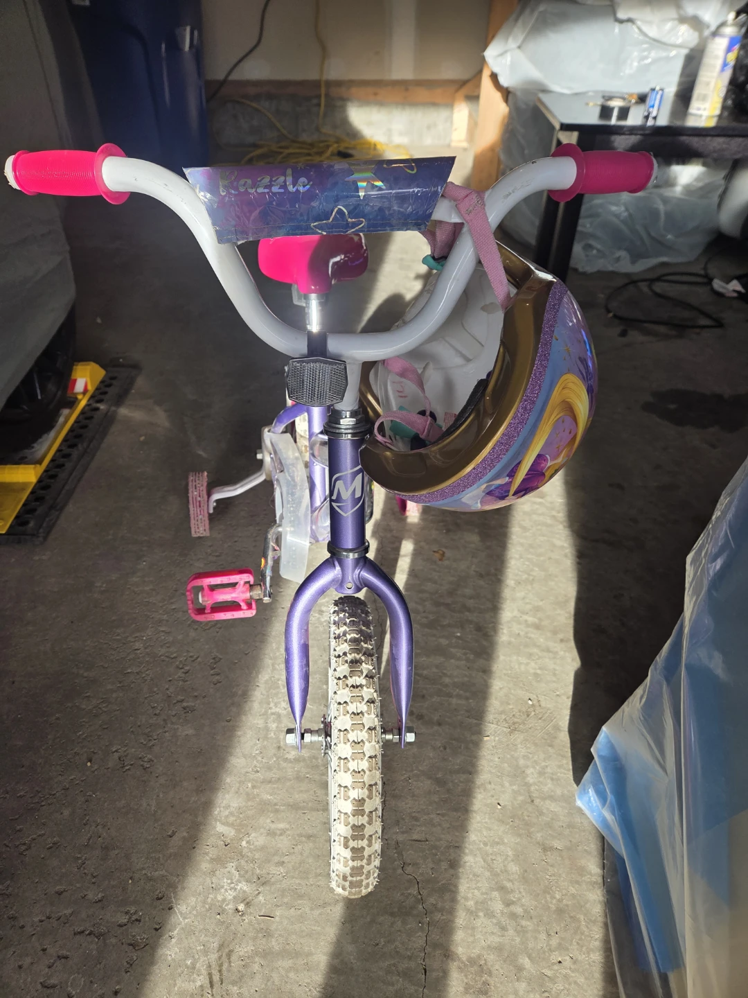 Girls' Razzle Movelo Bike with Helmet - photo 2