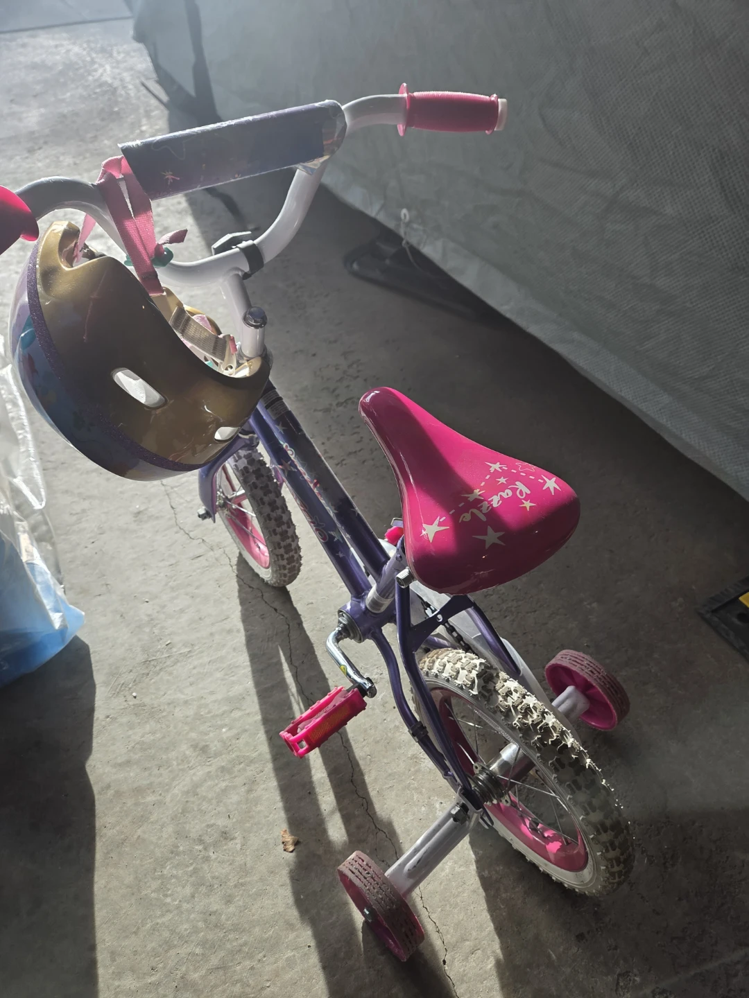 Girls' Razzle Movelo Bike with Helmet - photo 3