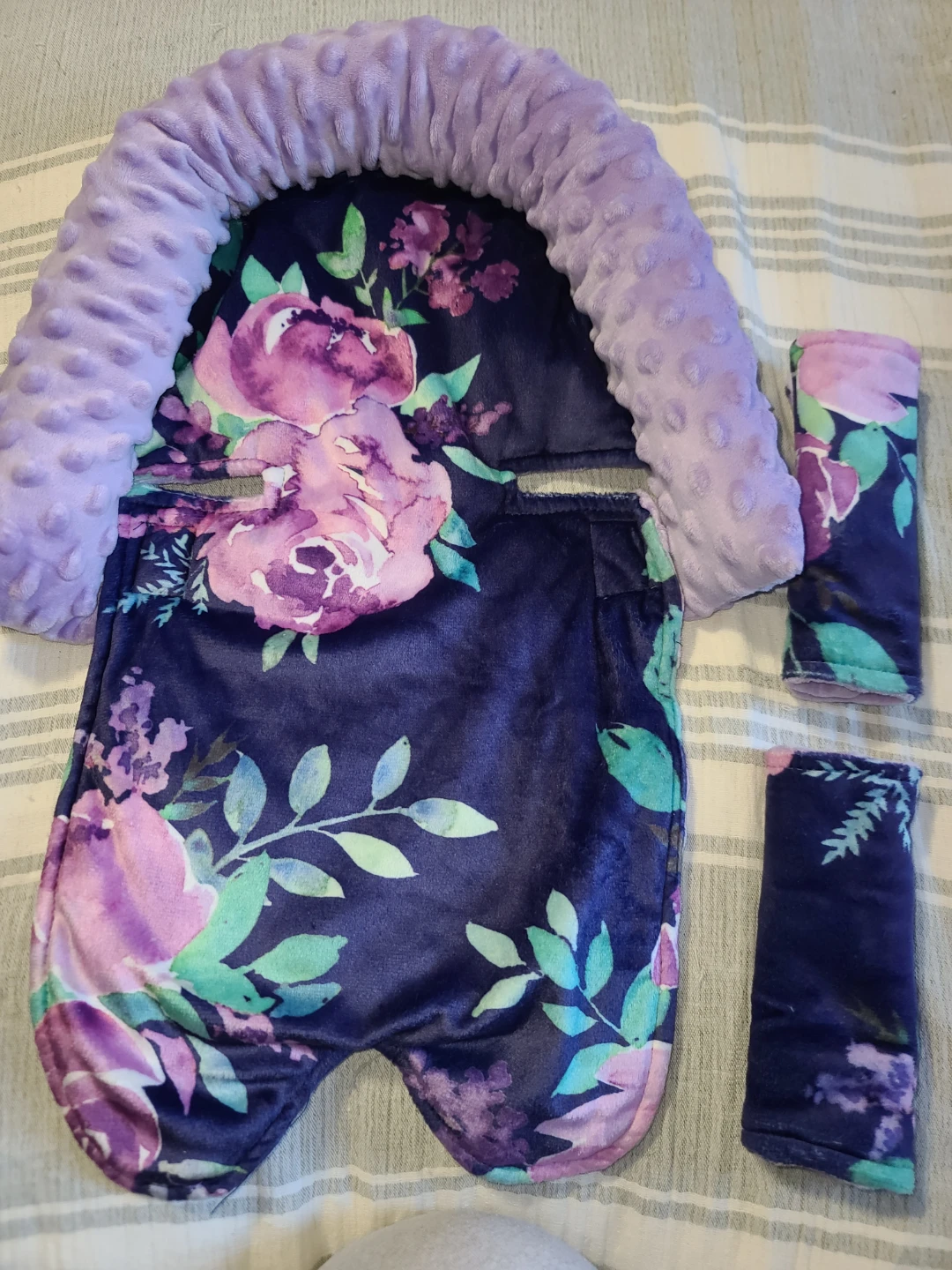 Car Seat insert with Floral Design 🥕