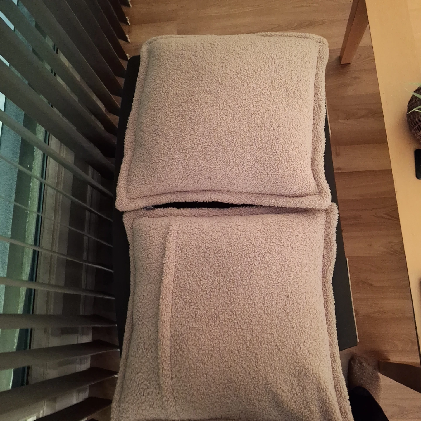 Two simons  sherpa throw pillows - photo 2