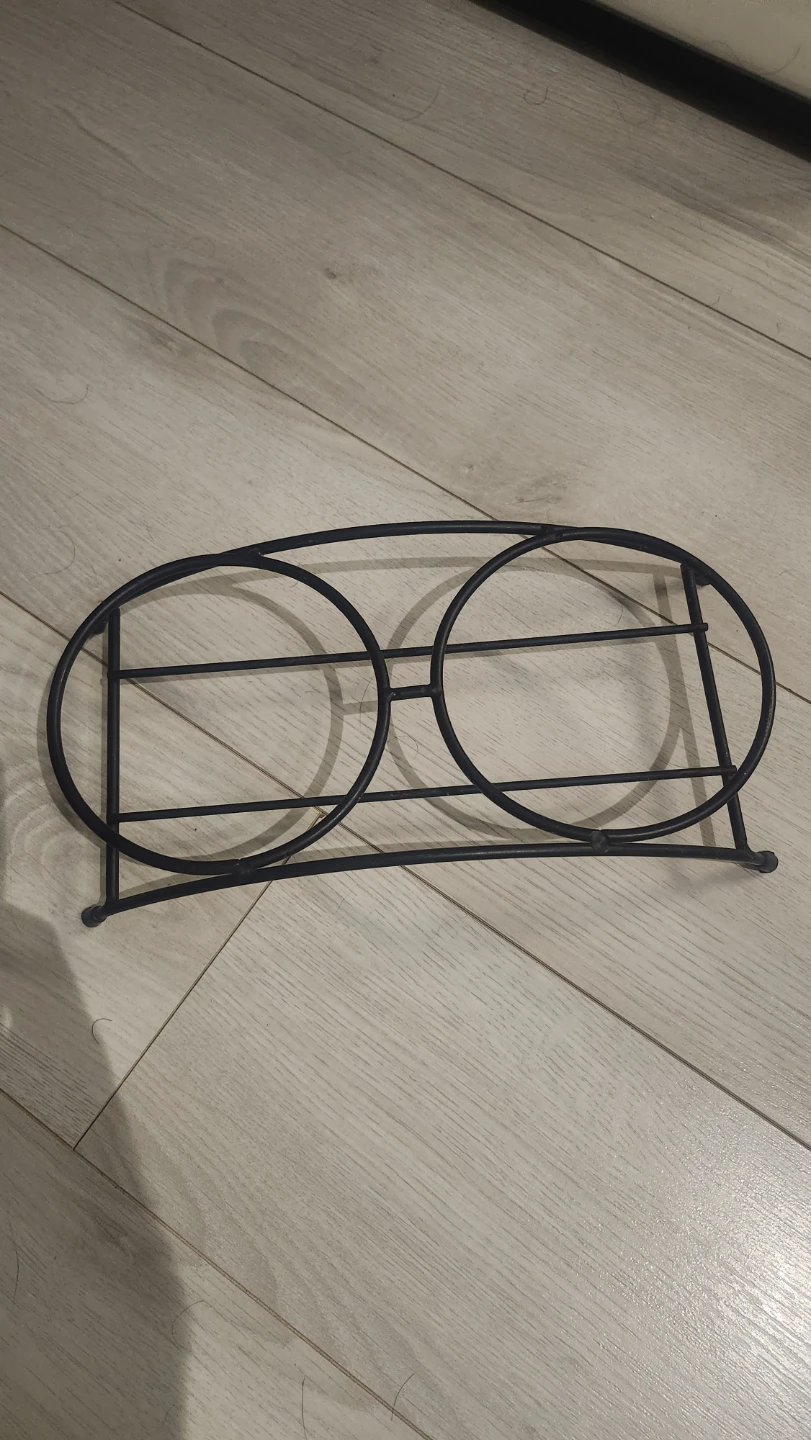 Black Metal Cat Bowl Stand