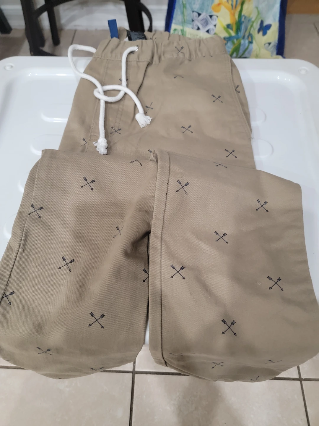 H&M Boys Khaki Arrow Print Jogger Pants