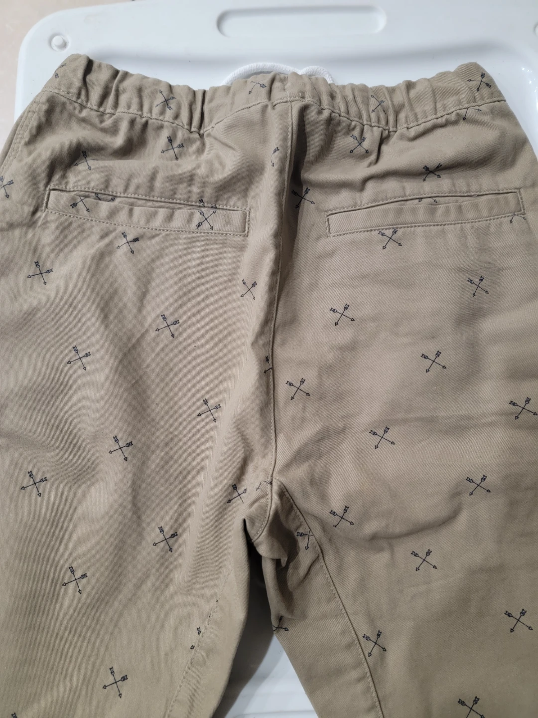 H&M Boys Khaki Arrow Print Jogger Pants - photo 3