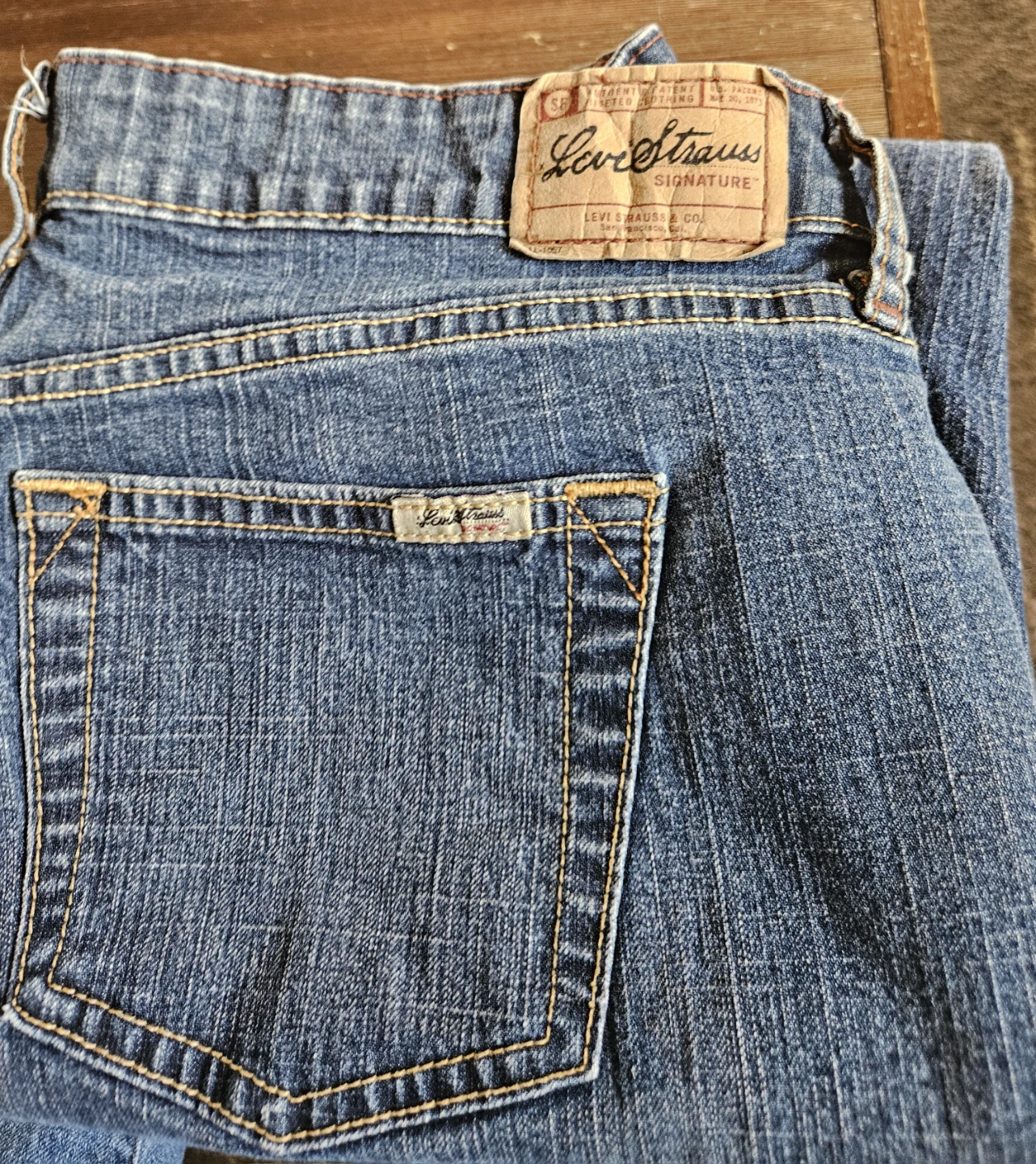 Levi Strauss Signature Low Rise Bootcut Jeans - Size 6M - photo 5