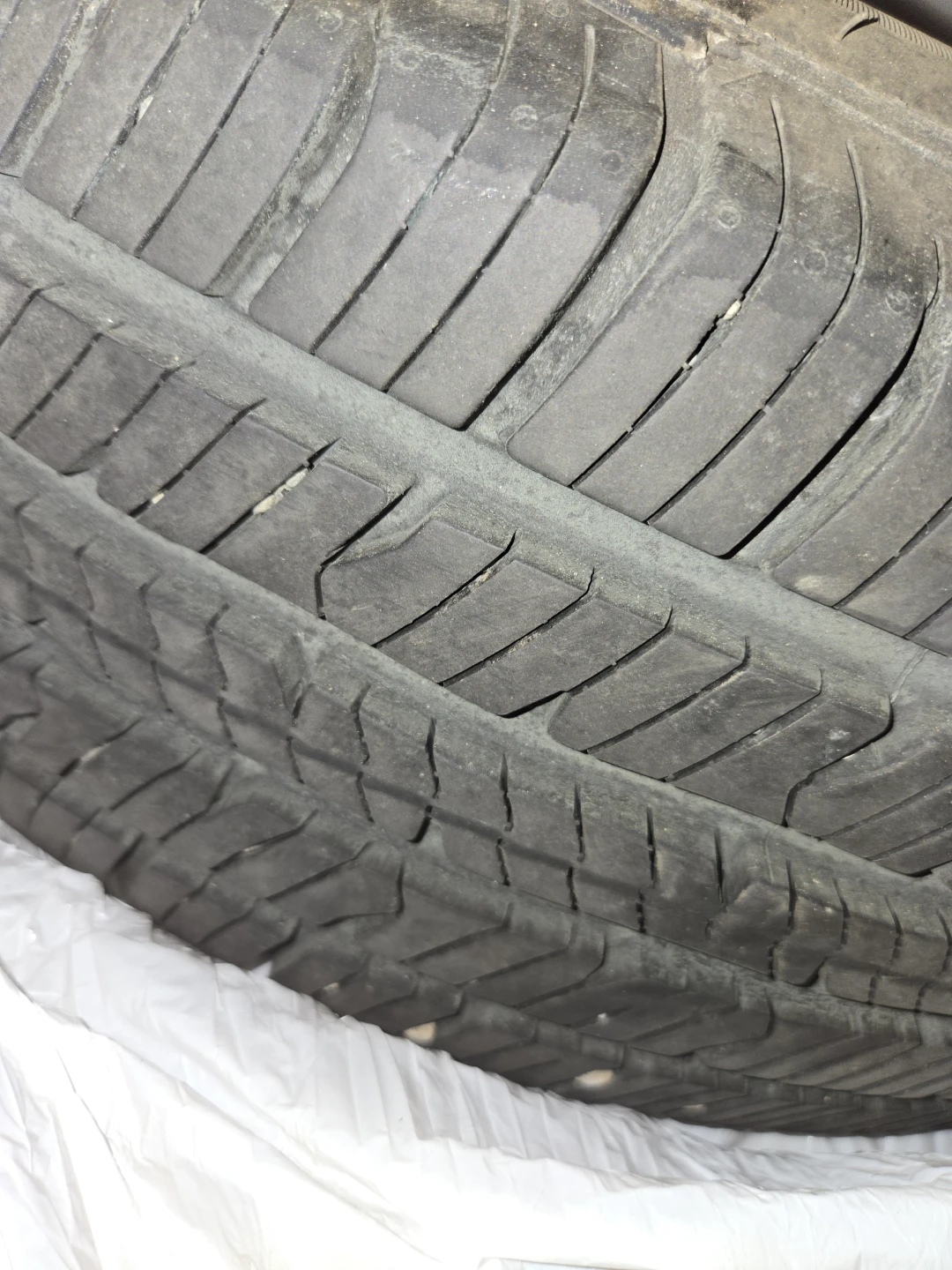 BFGoodrich All-Season Tire 215/60R17 - photo 2