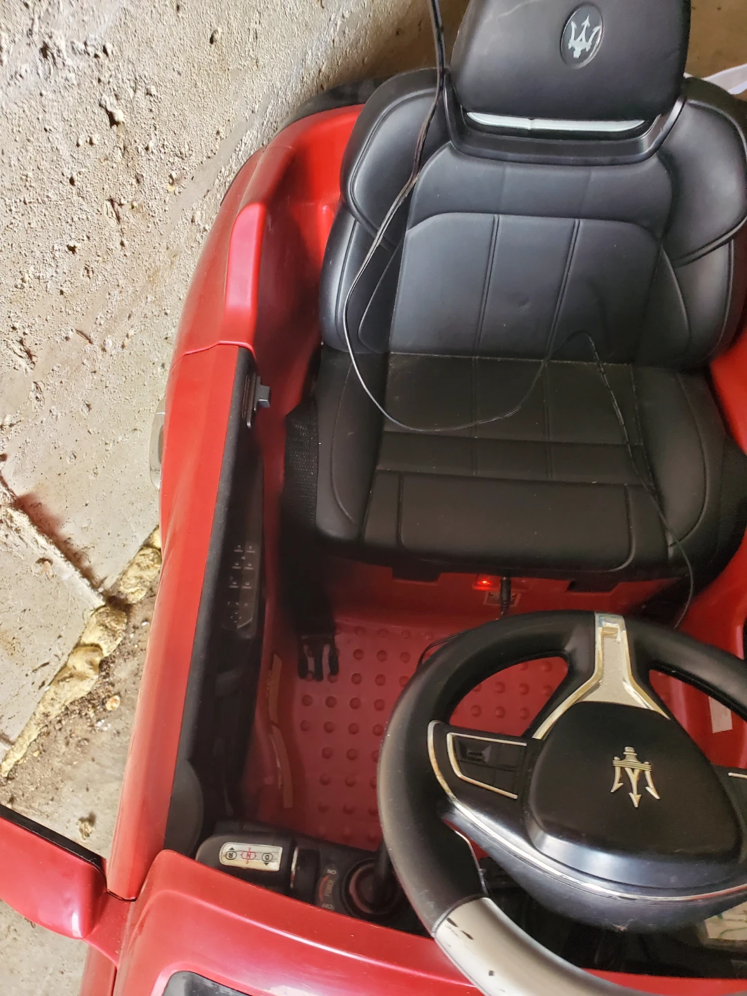 Red RIDE On Car battery operated - photo 4