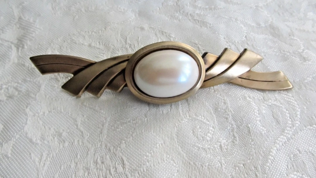 Vintage Faux Pearl Brooch