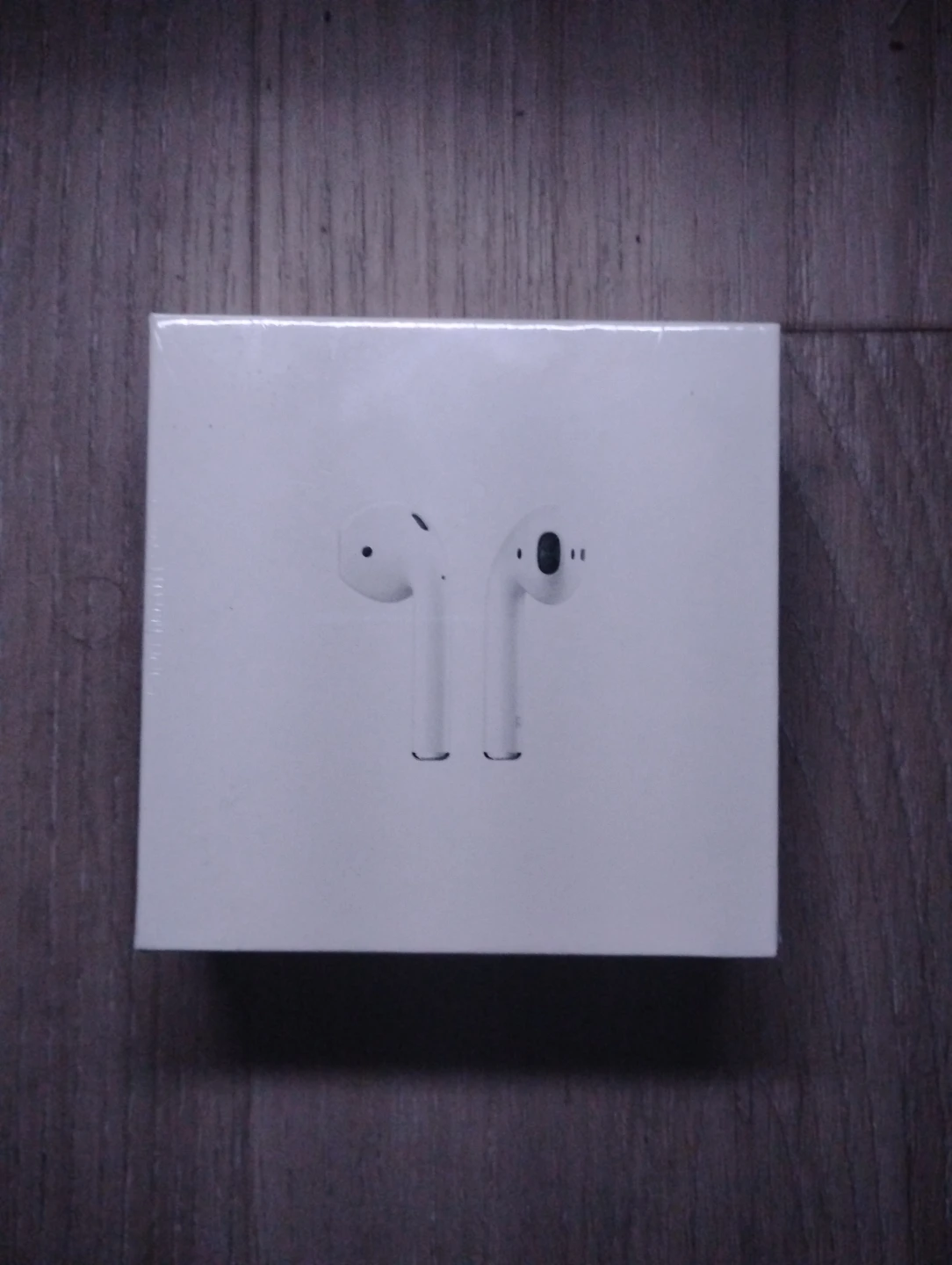 Apple AirPods with Wireless Charging Case
