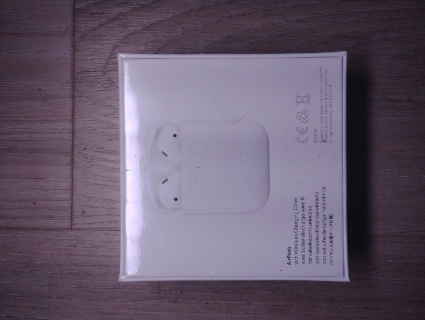 Apple AirPods with Wireless Charging Case - photo 2