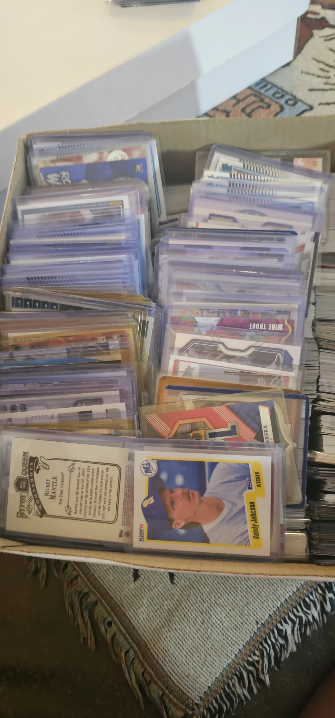 SELLING 1 📦 MIXED SPORTS LOT - photo 2